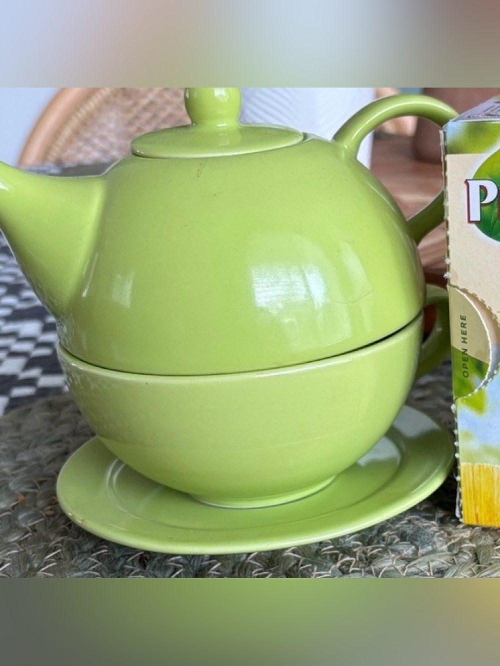 NWOT Lime Green Teapot and Cup Set for 1
